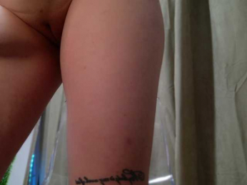 EmilyxJames webcam model stream image