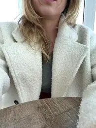 Puzdosia webcam model stream image