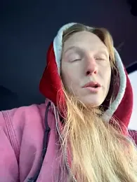 GoldenFlameGoddess webcam model stream image