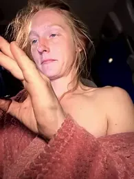 GoldenFlameGoddess webcam model stream image