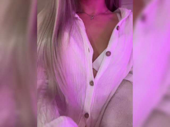 To_contemplate webcam bongacams model stream image