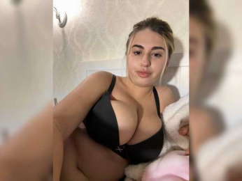 onlylolaa webcam model stream image