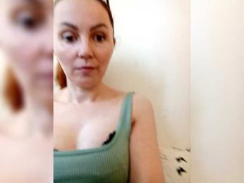 TessBertie webcam model stream image