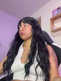 Ivann4 webcam stripchat model stream image