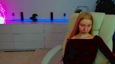 Alina__Blonde webcam model stream image