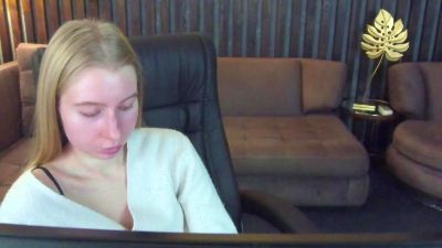 Alina__Blonde webcam model stream image