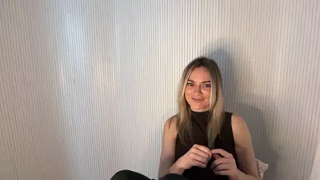 Milla__one webcam model stream image