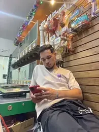 Leonardmoppet webcam model stream image