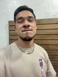 Leonardmoppet webcam model stream image