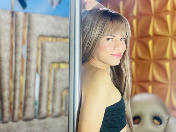 OrianaZaens webcam model stream image