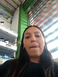 Emily-7_ webcam model stream image