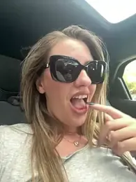 Megan_off webcam model stream image