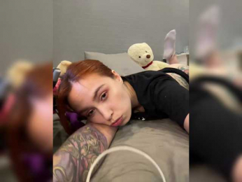 olivia-seraph webcam model stream image