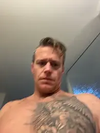 DILFiGuess1 webcam stripchat model stream image