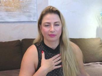 Lolomure webcam model stream image