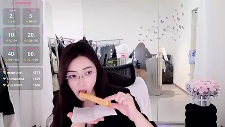 yangyang-777 webcam stripchat model stream image