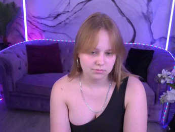 CrystallPaws webcam model stream image