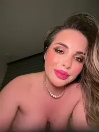 Alirawrz webcam model stream image