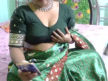 Loveing_Wife_32 webcam model stream image
