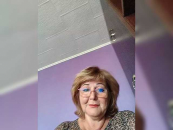 KarinkaSweet webcam model stream image