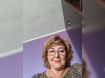 KarinkaSweet webcam model stream image