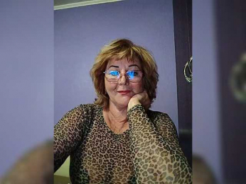 KarinkaSweet webcam model stream image