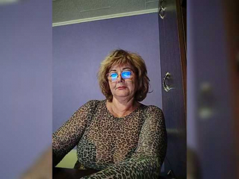 KarinkaSweet webcam model stream image