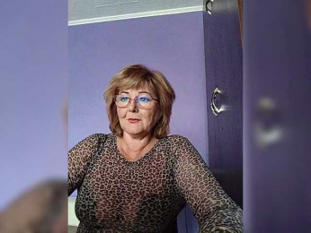 KarinkaSweet webcam model stream image