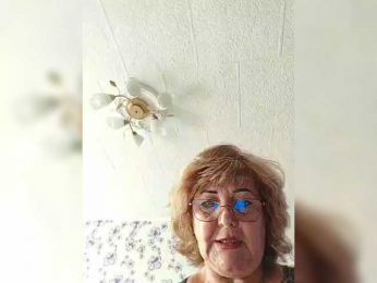 KarinkaSweet webcam model stream image