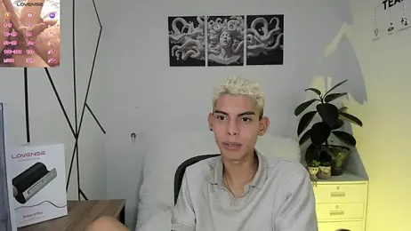 sky_jules webcam model stream image