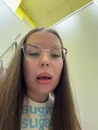 MeliMoon webcam model stream image