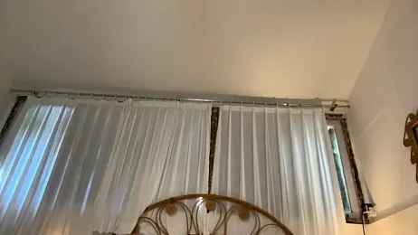 LezlieGreet webcam model stream image