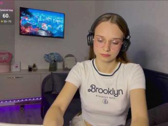 AmyYammy webcam model stream image