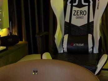 AnnyShore webcam model stream image