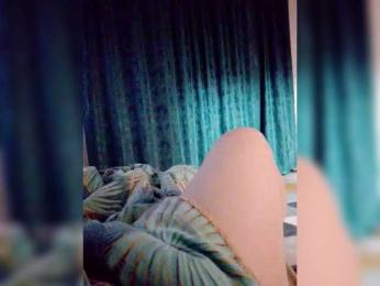 Eva-4 webcam model stream image