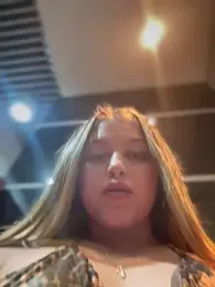 lunablossom_ webcam stripchat model stream image