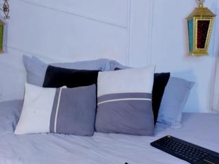 Emiliana Cruz webcam model stream image