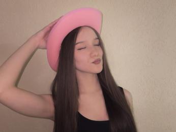 TrinaKanno webcam preview