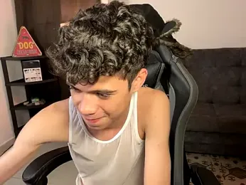 OopsAgain_ webcam model stream image