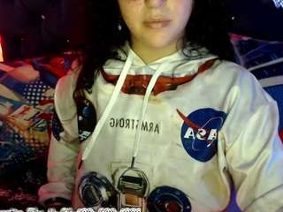 nahomy-moon webcam camsoda model stream image