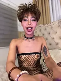 Innocent_yanixx69 webcam stripchat model stream image