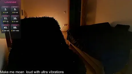 MilanaOmg webcam model stream image