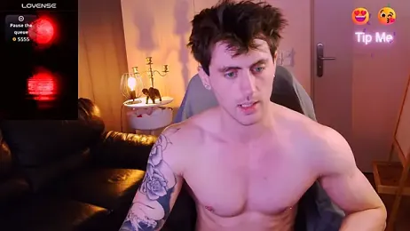 Oscar_Miller_ webcam model stream image