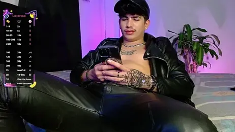 LyleBennett_ webcam stripchat model stream image