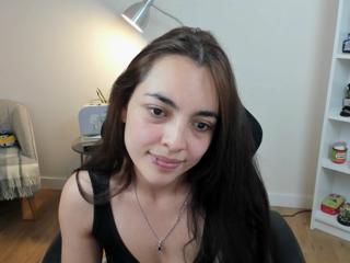 Rowena Evans webcam model stream image