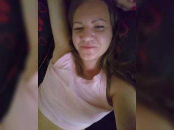 Mia-Carnival webcam bongacams model stream image