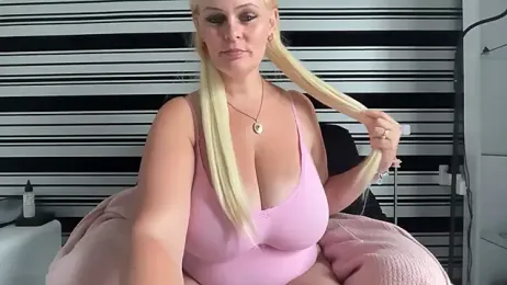 BustySwingingSlut webcam model stream image