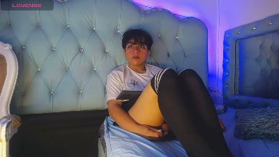 Tiff_Styless webcam model stream image