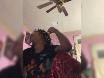 Kiarichikito webcam model stream image