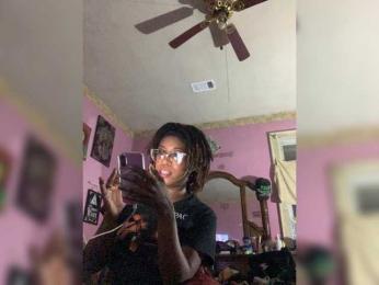 Kiarichikito webcam model stream image